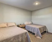 Kansas Hunting Lodge: Pets & Large Groups Welcome!