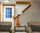 Beautiful and Historic Log Cabin: cozy, quiet, huge hot tub! Quiet getaway!