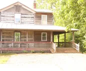 Beautiful and Historic Log Cabin: cozy, quiet, huge hot tub! Quiet getaway!