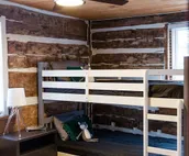 Beautiful and Historic Log Cabin: cozy, quiet, huge hot tub! Quiet getaway!