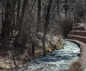 Midtown Riverfront Complex | Hot Tubs, Fireplace!