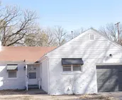 Spacious 2BR Farmhouse with work desk & W/D
