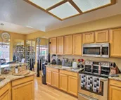 Luxury Glendale Getaway w/ Private Hot Tub & Patio