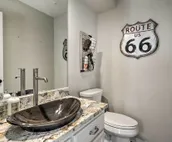 Upscale Home w/ Seasonal Pool Near Historic Rte 66