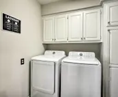 Upscale Home w/ Seasonal Pool Near Historic Rte 66