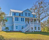 Harbor Oaks Haven: Walk to Front Beach & Downtown!