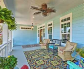 Harbor Oaks Haven: Walk to Front Beach & Downtown!