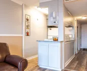⭐Cabin Style Mountaintop Views - Indoor/Outdoor Pool - HotTub - WiFi - Sleeps 6⭐