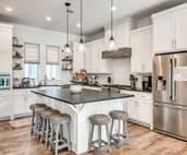 Carlton Landing! Spacious cottage with second story view of Lake Eufaula!