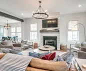Carlton Landing! Spacious cottage with second story view of Lake Eufaula!