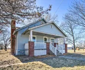 Quiet Family Home - 12 Miles to Pomona State Park!