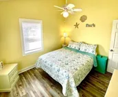 On the Beach w/direct beach access & Ocean Views! Electric Fireplace for winter!