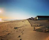 On the Beach w/direct beach access & Ocean Views! Electric Fireplace for winter!