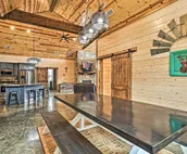Rustic Pet-Friendly Cabin, 5 Mi to Broken Bow Lake