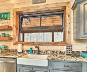Rustic Pet-Friendly Cabin, 5 Mi to Broken Bow Lake
