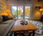 R22 Upscale rustic Bretton Woods condo in unbeatable Ski-In Ski- Outlocation....