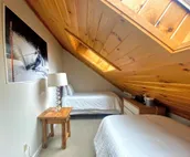 R22 Upscale rustic Bretton Woods condo in unbeatable Ski-In Ski- Outlocation....