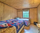Cozy Davis Cabin w/ Deck - Nestled by Honey Creek!