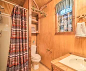 Cozy Davis Cabin w/ Deck - Nestled by Honey Creek!
