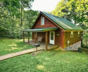 Secluded Hocking Hills Retreat with Private Hot Tub