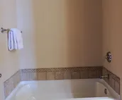 Top Floor Loft! 4 Bedrooms and 2,000 sq ft