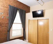 Top Floor Loft! 4 Bedrooms and 2,000 sq ft