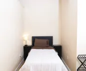 Top Floor Loft! 4 Bedrooms and 2,000 sq ft