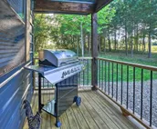 Cozy Chic Broken Bow Cabin w/ Fire Pit & Grill!