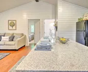 Cozy Chic Broken Bow Cabin w/ Fire Pit & Grill!
