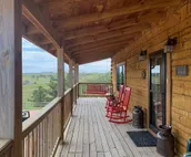 Spectacular views from beautiful, spacious log cabin in Nebraska National Forest
