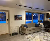 Beautiful Nottingham House: Secluded but Close to Town