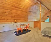 Blind Bear Lodge ~ 1 Mile to Kenai River Fishing!