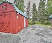 Blind Bear Lodge ~ 1 Mile to Kenai River Fishing!