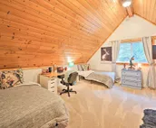 Blind Bear Lodge ~ 1 Mile to Kenai River Fishing!