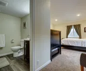 4 Master Suites in the Heart of Alaska...Abby's Place.....