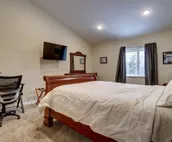 4 Master Suites in the Heart of Alaska...Abby's Place.....