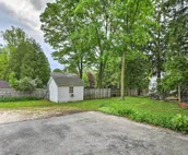 Walkable Lake Elkhart Apt: Dine, Shop, Swim!