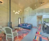 Luxe + Modern Home: 30Mi to Saratoga Springs!