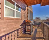 Updated Cabin w/ 360-Degree Mtn View: 1 Mi to Lake