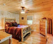 OE Beautiful modern log home on 17 acres, private, views, fire pit, Ping Pong...