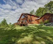 OE Beautiful modern log home on 17 acres, private, views, fire pit, Ping Pong...