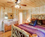 OE Beautiful modern log home on 17 acres, private, views, fire pit, Ping Pong...