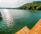 Burton Bass Lodge - Rare, renovated family retreat in Murray Cove, Lake Burton