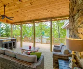 Burton Bass Lodge - Rare, renovated family retreat in Murray Cove, Lake Burton