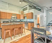 Nulu Art District Loft: Walk to Dtwn Distilleries!