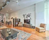 Nulu Art District Loft: Walk to Dtwn Distilleries!