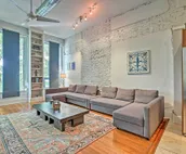 Nulu Art District Loft: Walk to Dtwn Distilleries!