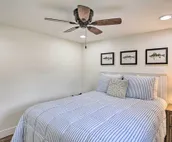 Updated Lakefront Cottage: Walk to Boat Ramp!