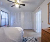 Bright 1 bedroom apartment, close to shops and highway