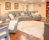 Huge Home and Yard Perfect For Groups & Families!